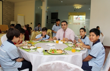 Bữa cơm thân mật tại HIBS